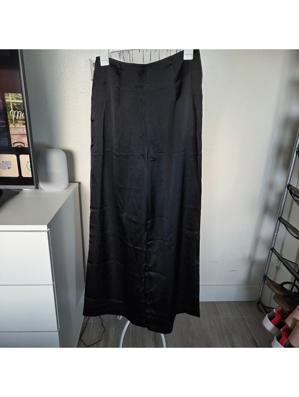 Aakaa Black Satin High-Waisted Wide-Leg Pants Size Small